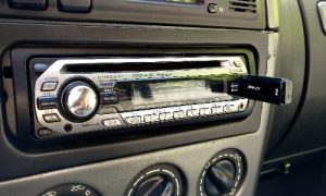 Sony_CDX-GT420U_car_radio_with_PNY_USB_flash_drive.jpg